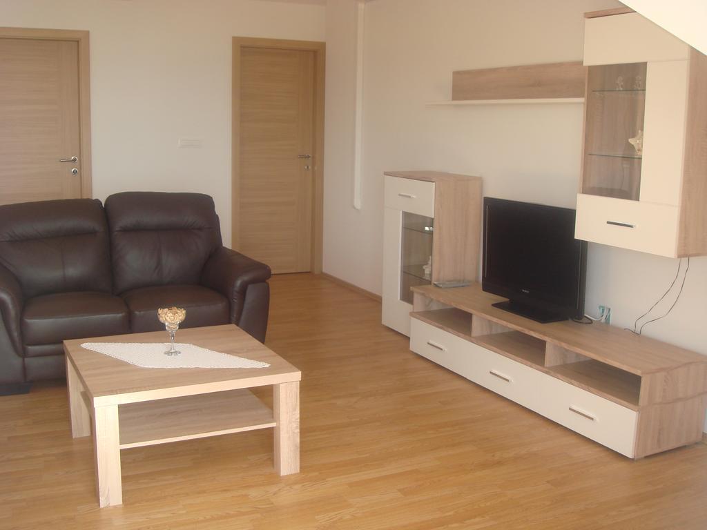 Apartments Jelicic Selce Exterior foto